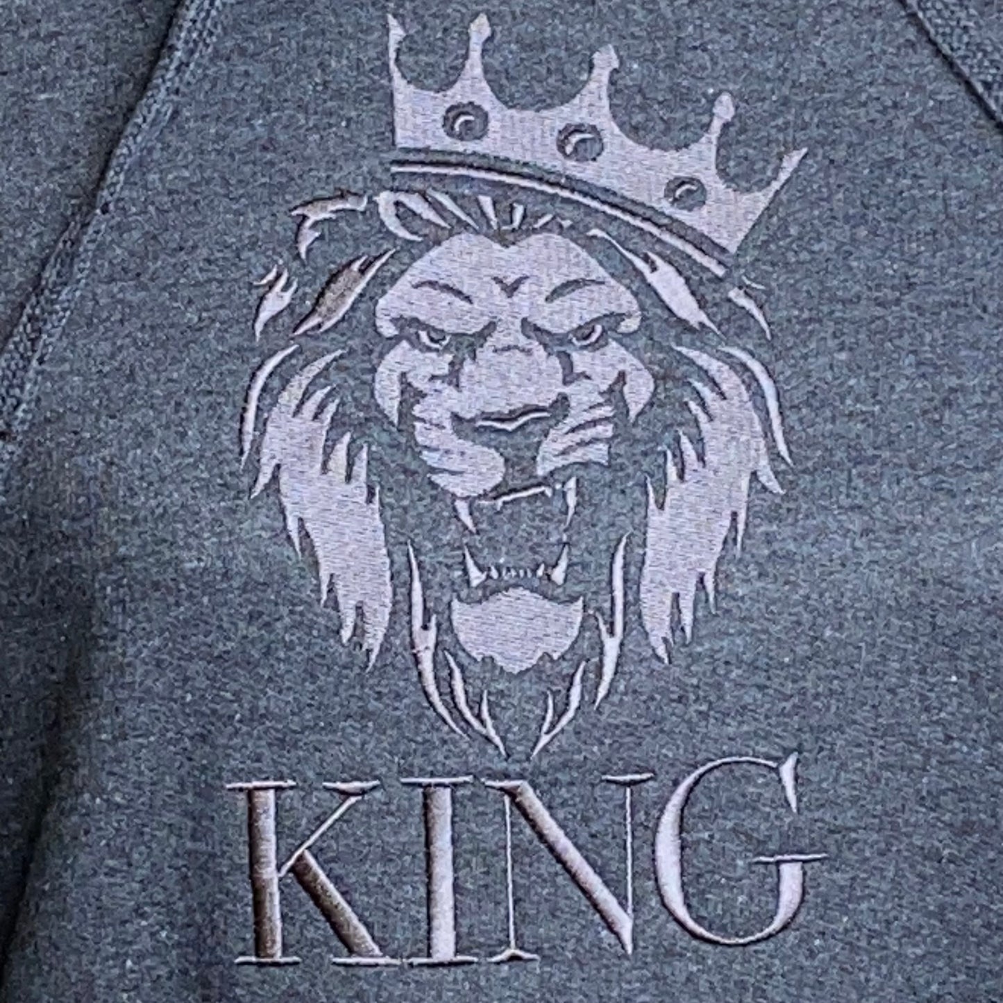 Hoodie Custom King Embroidery, Lion with a Crown | C'est Martine