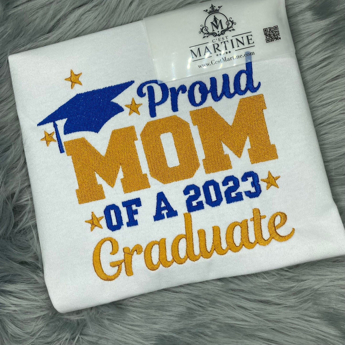 Proud Mom of a 2023 Graduate Graduation Day Embroidered Gift T-Shirt